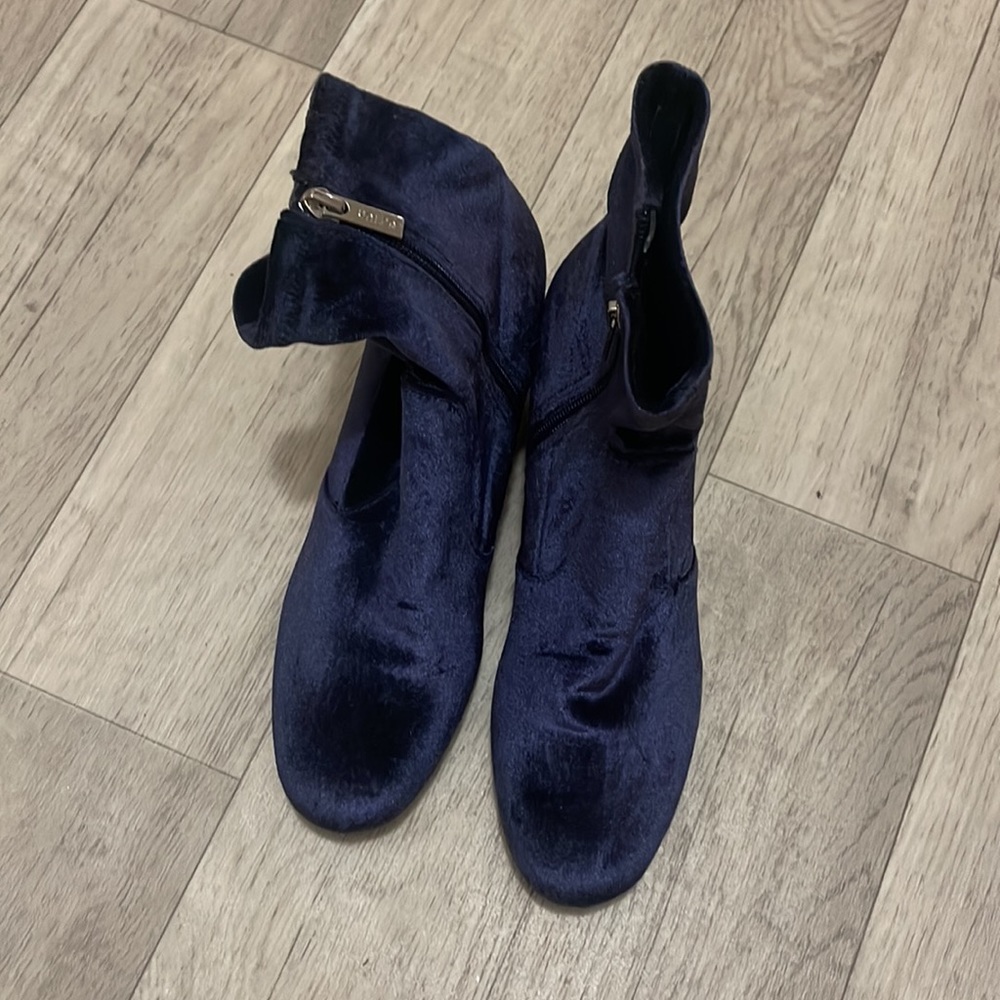 🔵Unisa crushed velvet like bootie ankle heel 8 - Picture 2 of 6